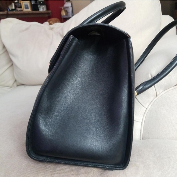 Authentic Vintage Gucci Doctor Boston Satchel - Picture 3 of 12